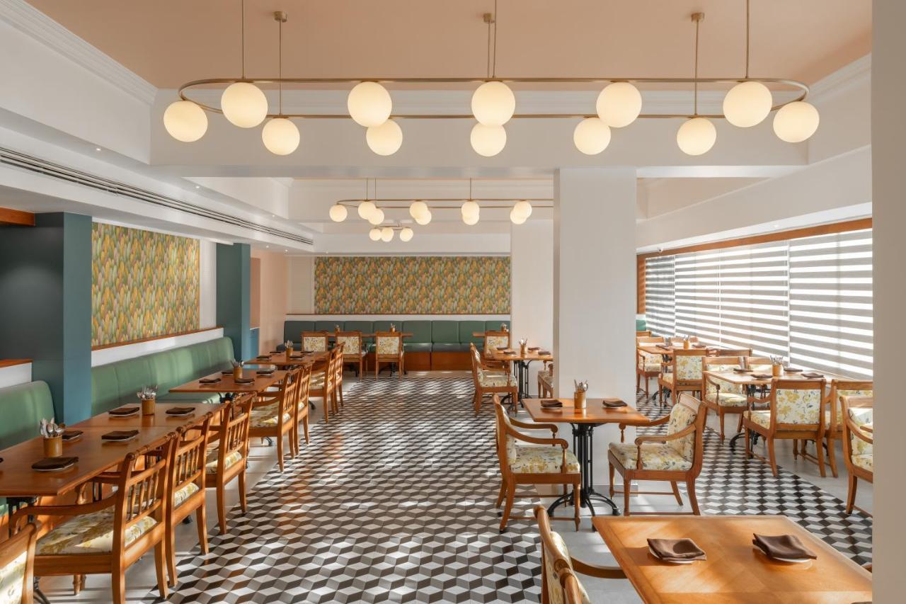 The Avenue Regent Hotel Kochi Bagian luar foto