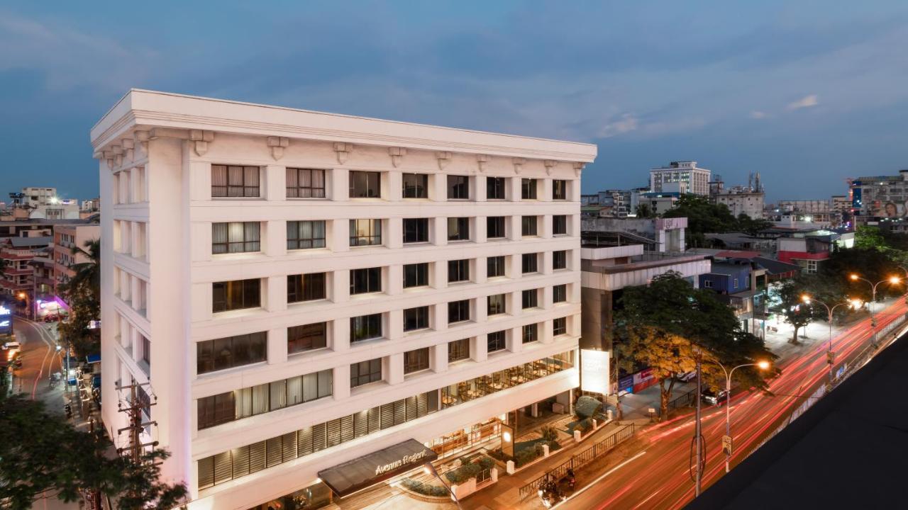 The Avenue Regent Hotel Kochi Bagian luar foto