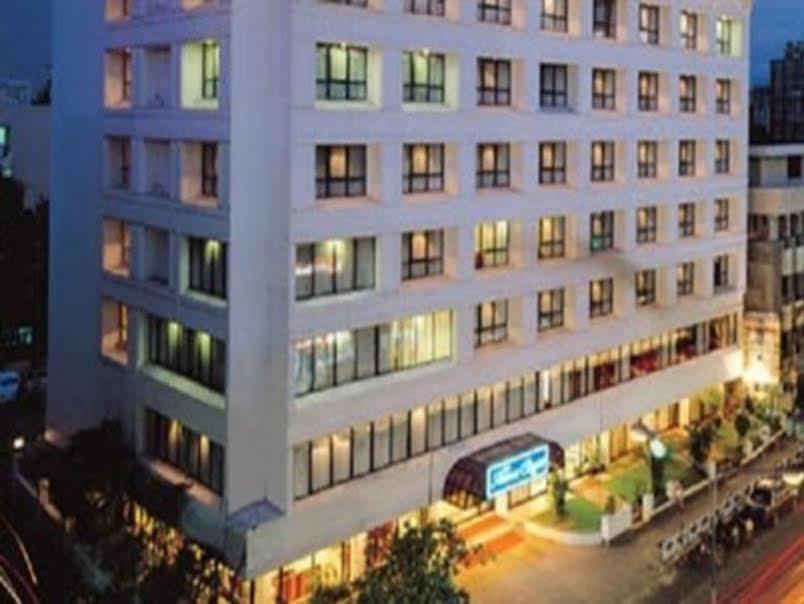 The Avenue Regent Hotel Kochi Bagian luar foto